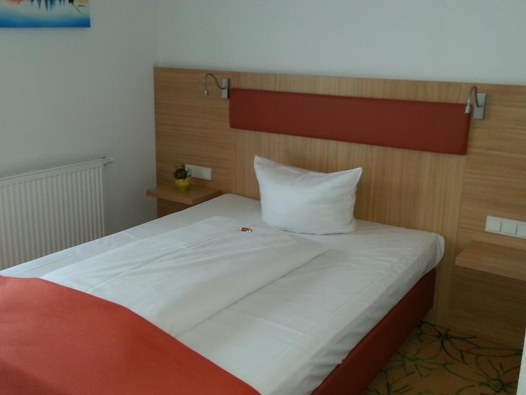 Hotel Aviva Karlsruhe Buitenkant foto